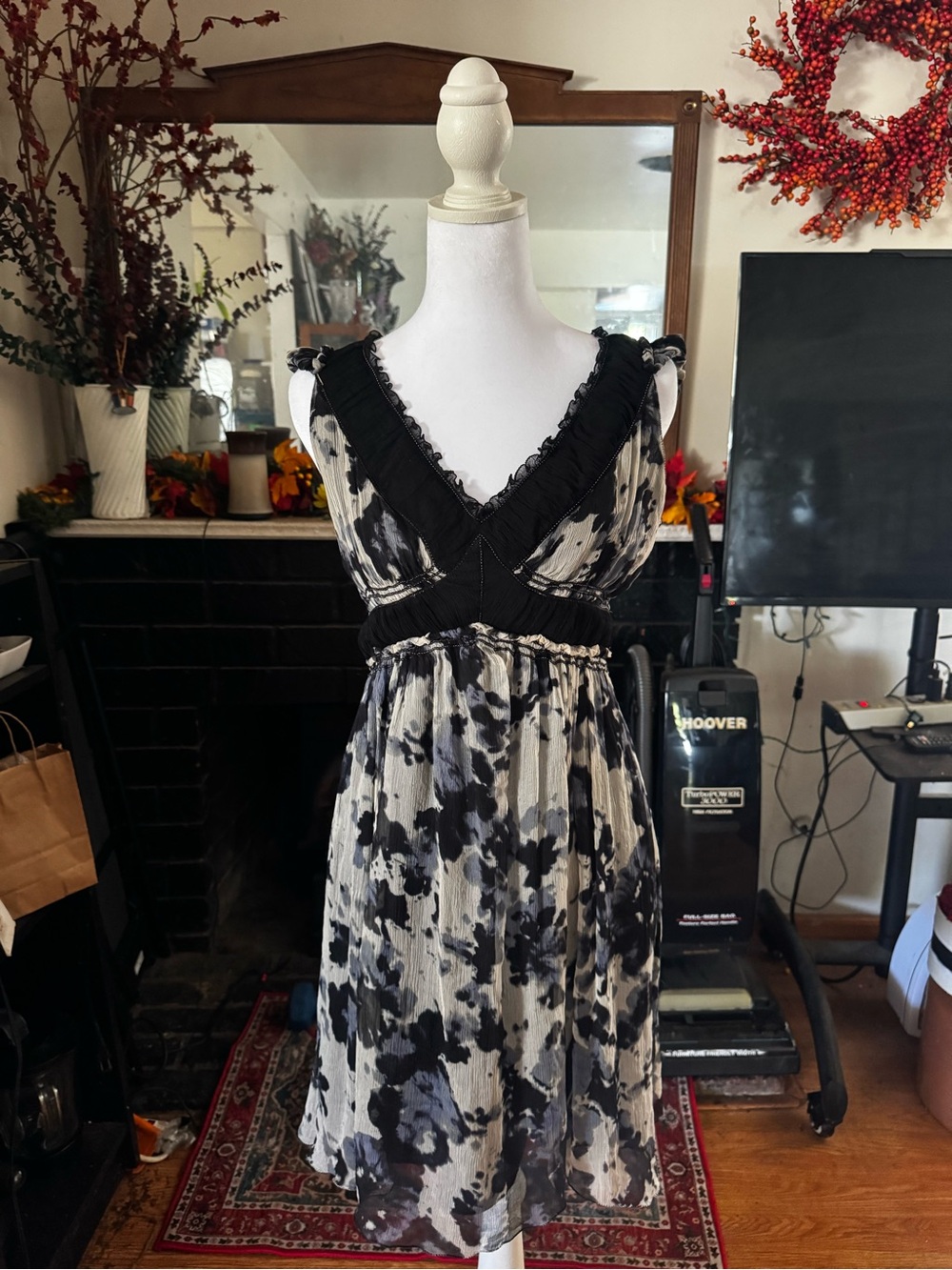 Leon Max Limited Edition Dress XS 100% Silk Black Floral Ruffle Mini Empire